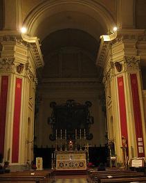 Interno della basilica di San Barnaba