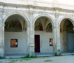 Il portico quattrocentesco