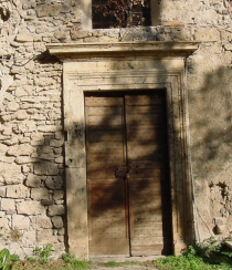 Ingresso alla grotta di San Michele Arcangelo