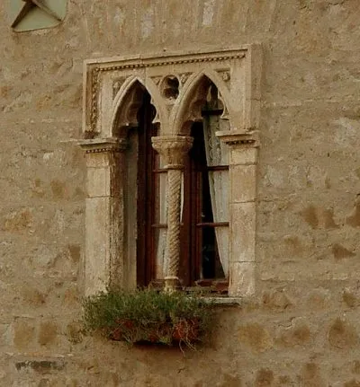 Bifora del castello Brancaccio
