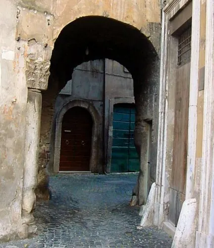 P.zza Palatina - V.lo dei Granai