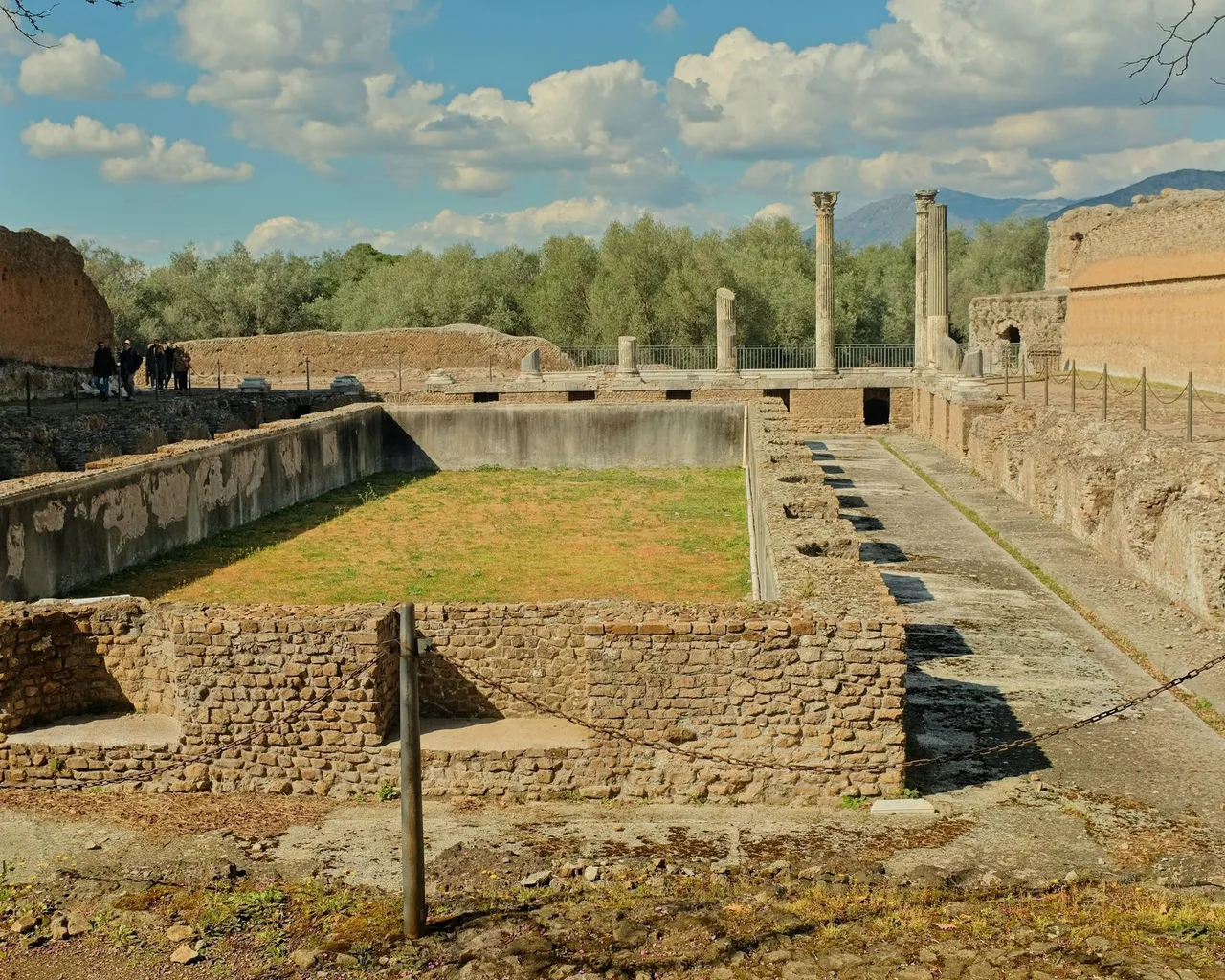 Edificio con peschiera