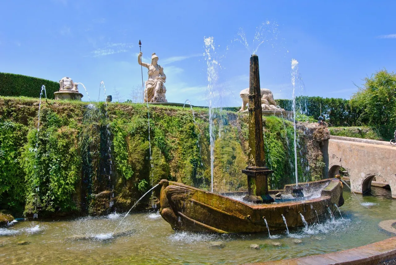 Particular of Rometta fountain